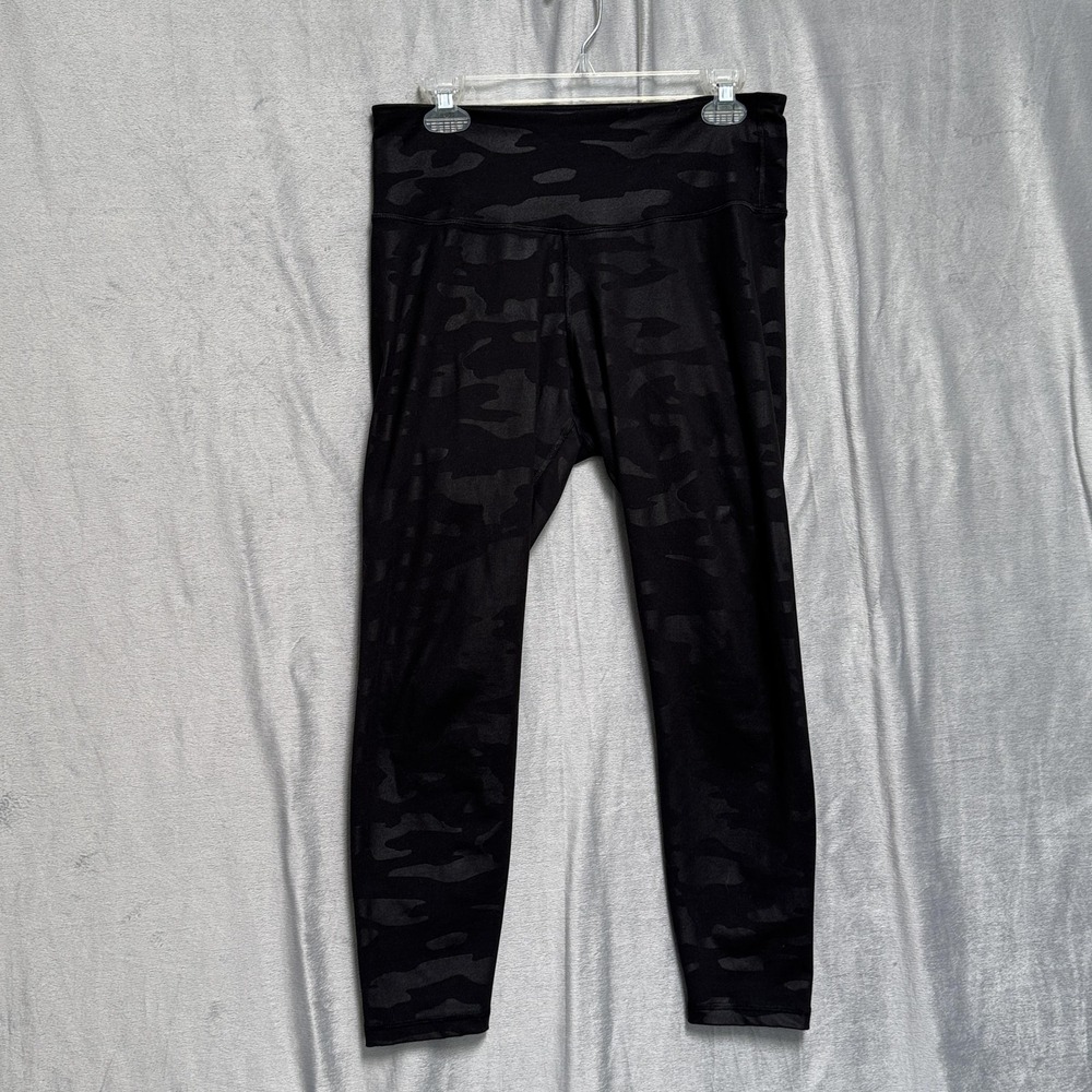 Old Navy Active Pants Womens Small Black Camo Elevate Go-Dry Leggings High Rise